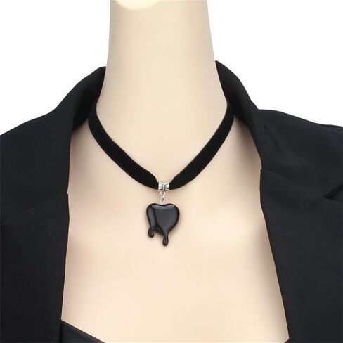 Halloween Dropping Blood Heart Necklace for Women Vintage Gothic Y2k Black Velvet Red Heart Pendent Choker Vampire Thorn Heart Necklace Jewelry Gift in Kuwait