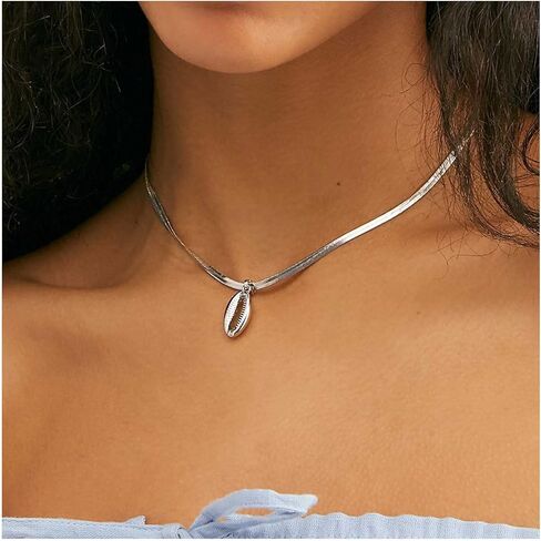 Vintage Puka Shell Choker Necklace Silver Cowrie Shell Pendant Necklace Chain Punk Snake Chain Necklace Summer Cowrie Shell Necklace for Women in Saudi Arabia