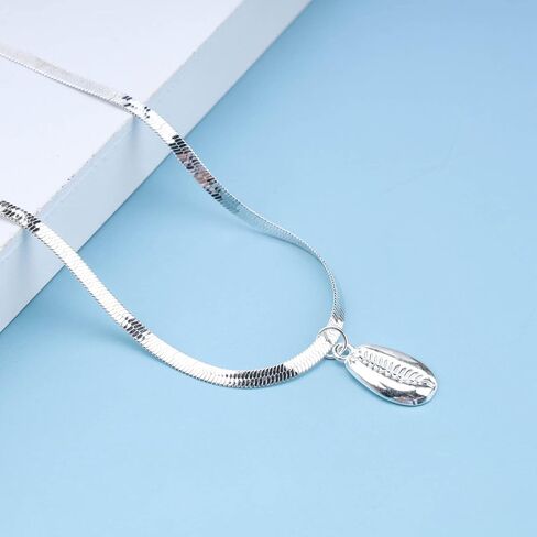 Vintage Puka Shell Choker Necklace Silver Cowrie Shell Pendant Necklace Chain Punk Snake Chain Necklace Summer Cowrie Shell Necklace for Women in Saudi Arabia
