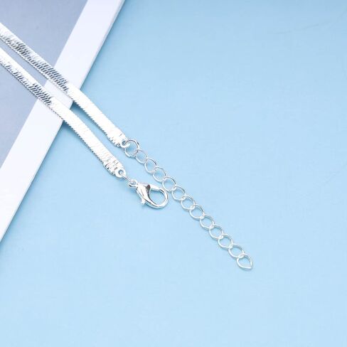 Vintage Puka Shell Choker Necklace Silver Cowrie Shell Pendant Necklace Chain Punk Snake Chain Necklace Summer Cowrie Shell Necklace for Women in Saudi Arabia