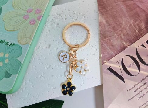 Cute Flower Initial Letter Keychain Bag Charms Keyring Aesthetic Accessories Purse Hangbags Backpacks for Women in Saudi Arabia
