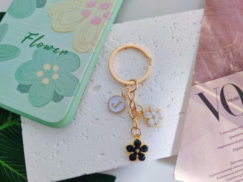 Cute Flower Initial Letter Keychain Bag Charms Keyring Aesthetic Accessories Purse Hangbags Backpacks for Women in Saudi Arabia
