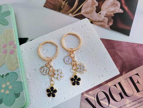 Cute Flower Initial Letter Keychain Bag Charms Keyring Aesthetic Accessories Purse Hangbags Backpacks for Women in Saudi Arabia