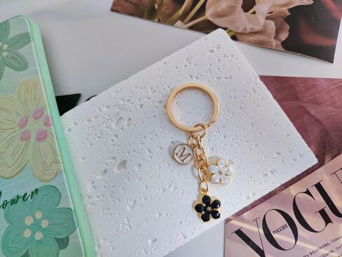 Cute Flower Initial Letter Keychain Bag Charms Keyring Aesthetic Accessories Purse Hangbags Backpacks for Women in Saudi Arabia