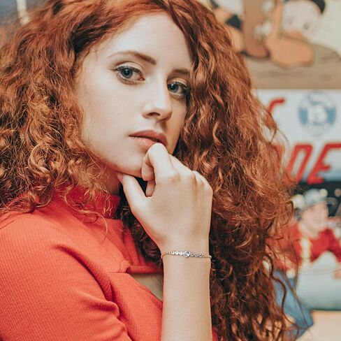 White Gold Plated Flower Bracelets for Women: Adjustable Cubic Zirconia Flower Ankle Chain in Kuwait