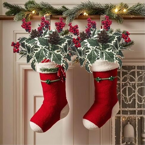 8 عبوات من زهور عيد الميلاد الاصطناعية مع التوت الهولي ومخاريط الصنوبر والأوراق الخضراء وسيقان الزهور الصناعية لديكور العطلات in Kuwait