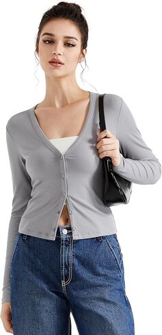 سترة SUUKSESS النسائية خفيفة الوزن مضلعة ورقبة على شكل حرف V وأزرار لأعلى وأكمام طويلة in Kuwait