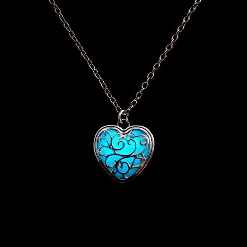 Chunky Heart Necklace Luminous Heart Pendant Necklace Valentine's Day love heart choker necklace for Women men halloween jewelry gift in Saudi Arabia