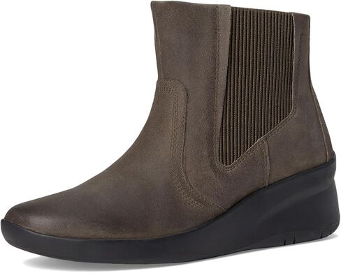 Clarks Women's Suttyn Rae Chelsea Boot in Saudi Arabia