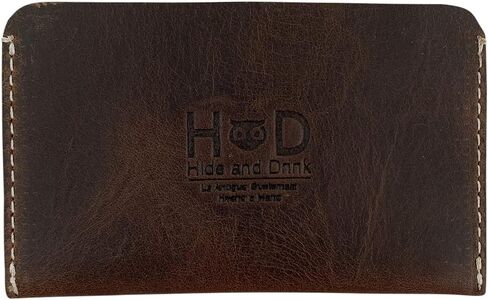 اختبئ واشرب، حامل بطاقات بسيط مصنوع يدويًا من جلد محبب بالكامل - بني بوربون in Kuwait