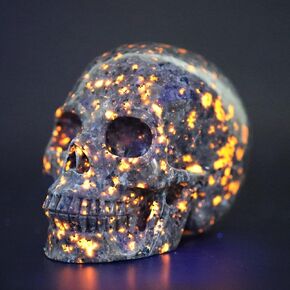 5.0" Yooperlite Crystal Skull Statue,Realistic,Crystal Healing Stone,Hand Carved Gemstone Sculpture Home Decor. (Yooperlite(Super))