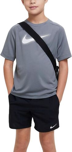 قميص التدريب Dri-FIT Graphic للأولاد الكبار من Nike (صغير، رمادي دخاني/أبيض) in Saudi Arabia