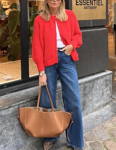 سترة صوفية لطيفة للسيدات من Arssm بأكمام طويلة وفتحة رقبة مستديرة وأزرار سفلية، سترة محبوكة على الموضة 2024 (أحمر-M) in Kuwait