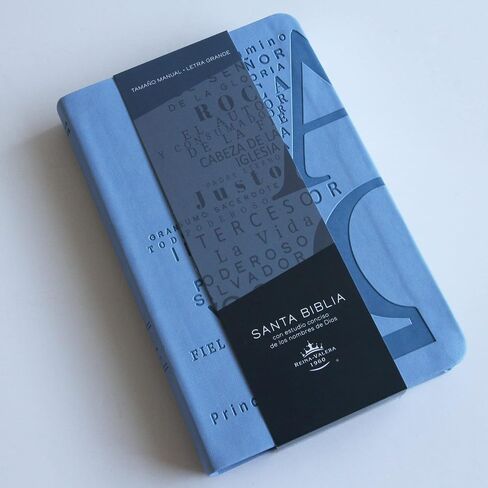 Biblia RVR 1960 letra grande tamaño manual, simil piel azul celeste con nombres de Dios / Spanish Bible RVR 1960 Handy Size Large Print Leathersoft Soft Blue in Saudi Arabia