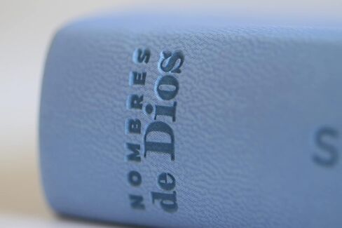 Biblia RVR 1960 letra grande tamaño manual, simil piel azul celeste con nombres de Dios / Spanish Bible RVR 1960 Handy Size Large Print Leathersoft Soft Blue in Saudi Arabia