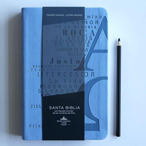 Biblia RVR 1960 letra grande tamaño manual, simil piel azul celeste con nombres de Dios / Spanish Bible RVR 1960 Handy Size Large Print Leathersoft Soft Blue in Saudi Arabia