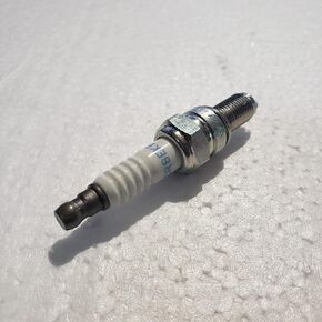 OEM Aprilia Spark Plug CR8EKB With Dual Ground Electrodes For Caponord 1200 Dorsoduro 900/1200 Shiver 900 SportCity Cube 250/300 Part# 639687