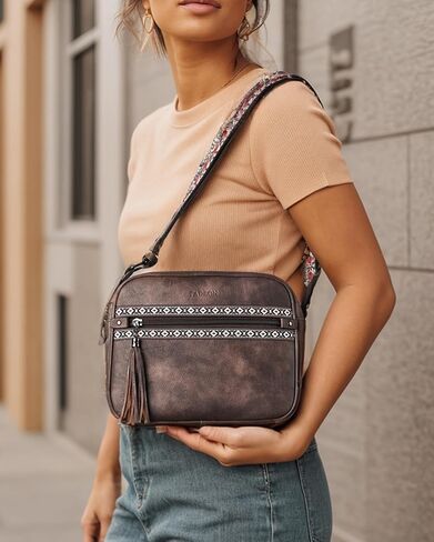 حقائب FADEON Crossbody للنساء مصممة حقيبة كروس بودي من جلد البولي يوريثان محفظة كتف بحزام عريض وشرابة in Kuwait