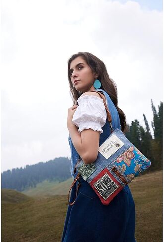 حقيبة ميرا باغ للنساء - حقيبة كتف من الجلد والقماش الغربي المُعاد تدويره مزهرة in Kuwait