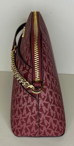مجموعة MICHAEL Michael Kors Jet Set Travel MD Dome XCross Crossbody مع حقيبة معدنية SM TZ وخطاف محفظة مايكل كورس (Signature MK Mulberry) in Saudi Arabia