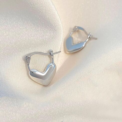 Heart Small Gold Hoop Earrings for Women Trendy, 18K Gold Plated Earrings Hoops Hypoallergenic Jewelry Gifts in Saudi Arabia