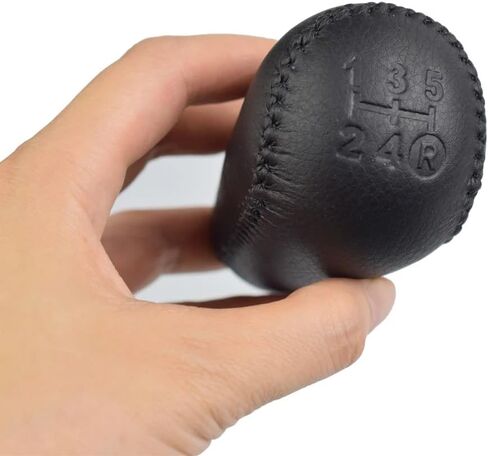 Leather Gear Shift Knob for Toyota Hilux Mk6 MK7 Sr5 Vigo Revo Pickup Fortuner (5 Speed) in Kuwait