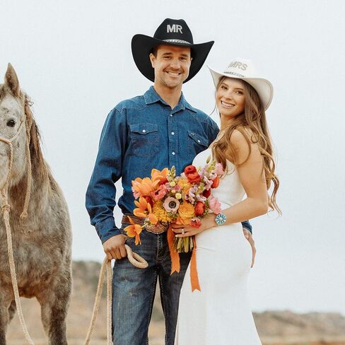 AW BRIDAL 2 Pcs Mr & Mrs Rhinestone Felt Cowboy Hat for Women Men Classic Western Hats Anniversary Engagement Wedding Gifts in Saudi Arabia