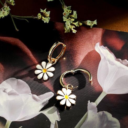 1 Pair Daisy Earrings Flower Charm Hoop Earrings Pretty Flora Dangle Earring Lightweight Cartilage Hoop Huggie Earring Jewelry Gift for Women in Saudi Arabia