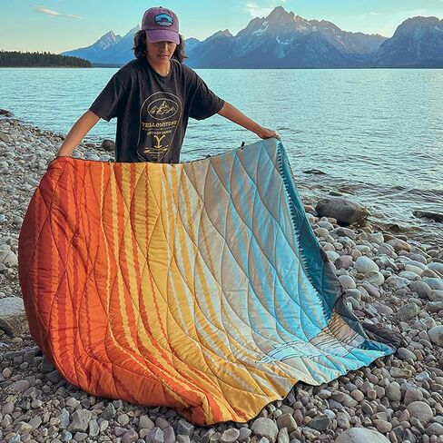Nomadix Puffer Blanket - Perfect Camping Blanket That Transforms to Cowl Or Minimalist Sleeping Bag - Made with Recycled Materials - Super Lightweight - Forest - 74x55 in in Kuwait