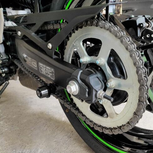 CNC دراجة نارية Swingarm بكرة المنزلق حامل مسامير صالح لكاواساكي نينجا 650 النينجا 400 النينجا 500 SE النينجا 1000 SX 2017-2022 2023 2024 ZX-4RR ZX6R ZX-10R ZH2 in Kuwait
