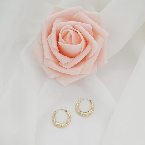 أقراط دائرية من الذهب عيار 10 قيراط مطروقة بقطع الماس ومزخرفة بقفل فرنسي - مجوهرات للنساء - أقراط دائرية صغيرة in Kuwait