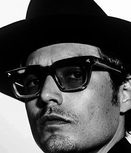 EYLRIM Trendy Square Sunglasses for Men Women Square Frame Sun Glasses with Hammer Shaped Rivet Design in Kuwait