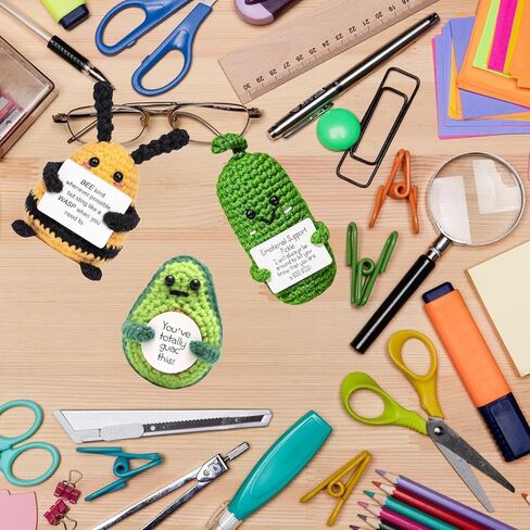 5 قطع من هدايا مخلل الدعم العاطفي المصنوعة يدويًا من EDINGM، دمية كروشيه لطيفة مع بطاقة هدية ملهمة لصديق زميل العمل في الغرفة وعيد ميلاد المرأة (5 قطع-A) in Kuwait