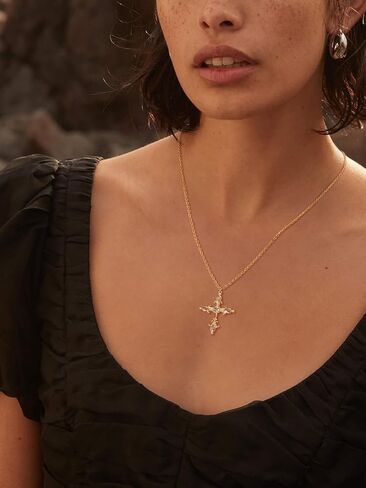 Bemoly الصليب القلائد للنساء 14K مطلية بالذهب لذيذ الصليب قلادة الإيمان قلادة مرصعة مكعب زركونيا الصليب قلادة القلائد مجوهرات العصرية للنساء in Kuwait