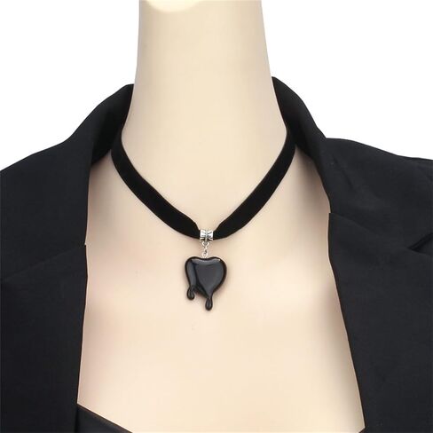 Y2k Dripping Blood Heart Choker Necklace Gothic Punk Vampire Black Red Bleeding Puffy Hearts Velvet Necklace for Women Goth Halloween Party Cosplay Costume Fashion Jewelry Gifts in Saudi Arabia