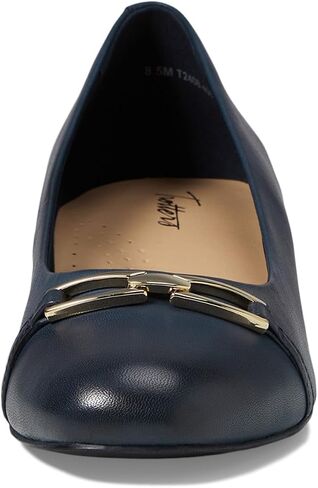 Trotters Women's Dakota Pump in Kuwait