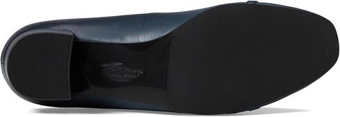 Trotters Women's Dakota Pump in Kuwait