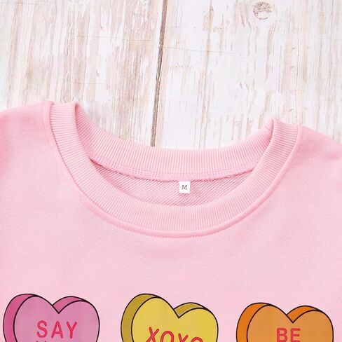 سويت شيرت نسائي لعيد الحب Love Heart XOXO مضحك للمحادثة على شكل قلب قميص علوي بياقة دائرية ملابس كبيرة الحجم (وردي، كبير) in Kuwait