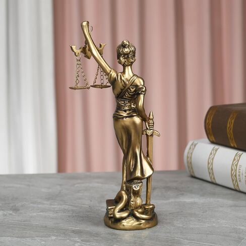 تمثال سيدة العدالة اليونانية الرومانية إلهة العدالة تمثال الراتنج لديكور المنزل مكتب القانون ديكور لمكتب رف الكتب غرفة المعيشة Ldeal هدية لأصدقاء المحامين الذين يتوقون للإنصاف والعدالة (ذهبي) in Kuwait