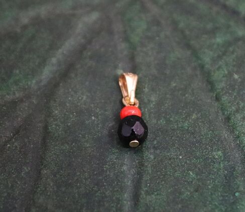 Azabache amuleto de protección contra el mal de ojo amulet against the evil eye and to bring good luck in Saudi Arabia