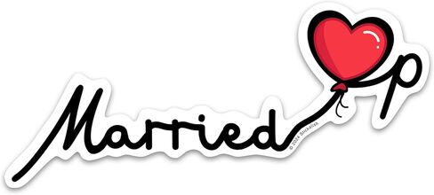 Married Up Heart - إكسسوارات هدايا مضحكة رائعة، مقالب لشريك الزوجة. الذكرى السنوية لحفلات الزفاف والكمبيوتر المحمول وزجاجة المياه وحقيبة الظهر والشاحنة وديكور السيارة. هذا الملصق ينطبق على كل ما تبذلونه من الأشياء! in Saudi Arabia