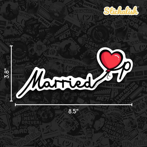 Married Up Heart - إكسسوارات هدايا مضحكة رائعة، مقالب لشريك الزوجة. الذكرى السنوية لحفلات الزفاف والكمبيوتر المحمول وزجاجة المياه وحقيبة الظهر والشاحنة وديكور السيارة. هذا الملصق ينطبق على كل ما تبذلونه من الأشياء! in Saudi Arabia