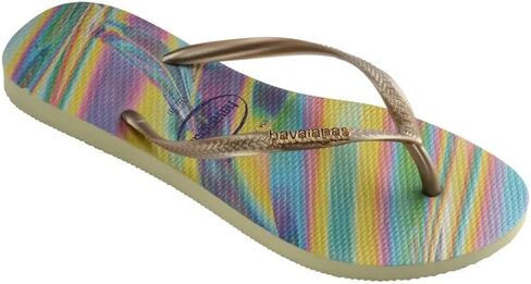 شبشب Havaianas النسائي النحيف قزحي الألوان - صنادل أنيقة ومريحة ومتينة بلمسة نهائية معدنية، مثالية للشاطئ والارتداء الكاجوال واليومي، تتضمن حقيبة مخملية، 9-10، أخضر ليموني in Kuwait