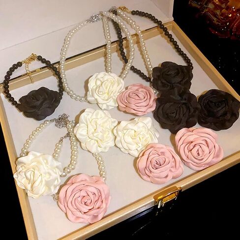 Vintage Imitation Pearl Bracelet with Rose Flower Charm Dainty Pearl Wrist Band Boho Rose Hand Accessories for Women Bridal Wedding Prom Festival in Kuwait