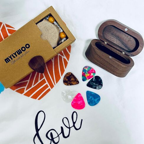 مجموعة حامل اختيار الجيتار MYLYWOO Sapele مع 1 اختيار من خشب الورد و6 اختيارات من السيليلويد بـ 3 سماكات، منظمات مجوهرات خشبية صغيرة، مواهب ملونة خشبية، تخزين 3.35 × 1.77 × 1.58 بوصة in Saudi Arabia