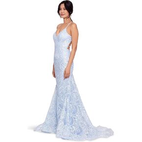 بيتسي آند آدم فستان طويل من الدانتيل بحورية البحر مرصع بالأحجار أزرق فاتح 4 in Kuwait