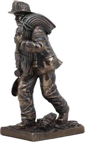 تمثال رجل إطفاء إيبروس أثناء العمل مع مجرفة وأنبوب خرطوم بطول 7.25 سم، تمثال زخرفي لبطل الخدمة المدنية الحرية 911 لرجل إطفاء الطوارئ، عملية إنقاذ المحرك تحت عنوان in Kuwait