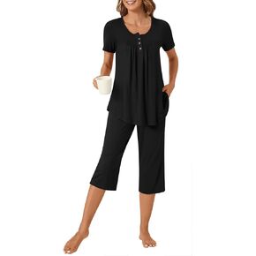 Womens Summer Pajama Sets 2 Piece Short Sleeve Top and 3/4 Pants Plus Size Ladies Lounge Pjs Sets with Pockets