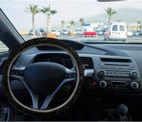 3 قطع من غطاء عجلة القيادة التلقائي من الفرو المنفوش ومجموعة غطاء حزام الأمان تتضمن غطاء عجلة القيادة الغامض، ووسادة كتف لحزام الأمان مريحة ومضادة للانزلاق للنساء، عجلة قيادة مقاس 14.9 بوصة in Kuwait