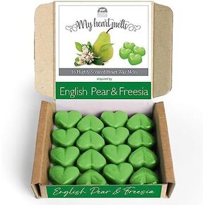 Baby Powder Wax Melts - 16 x 0.176 Ounce Heart-Shaped Gentle Baby Fragrance Wax Melts in an Elegant Presentation Gift Box